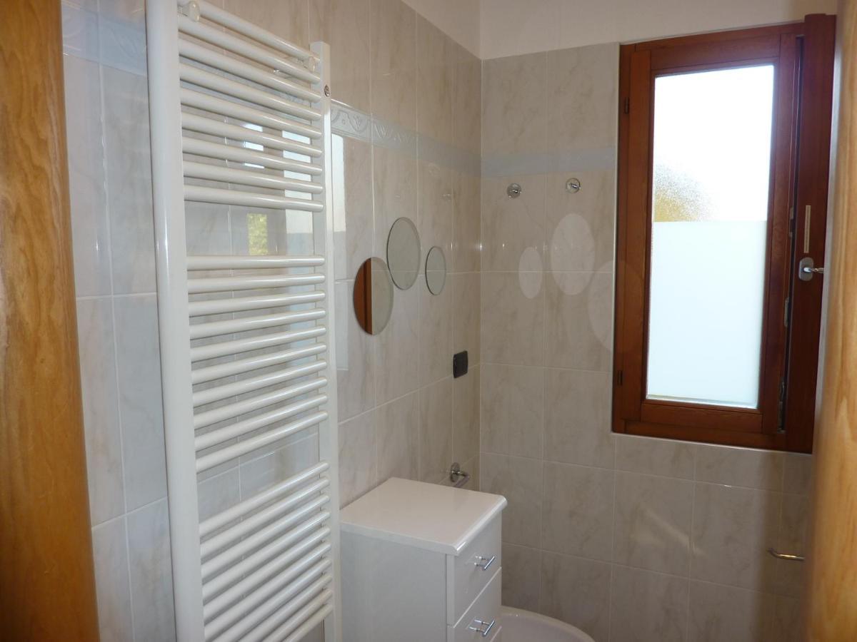 Ferienwohnung Gallo Mit Ueberdachter Terrasse Parkplatz 100 Mtr Z Strand Cannobio Bagian luar foto