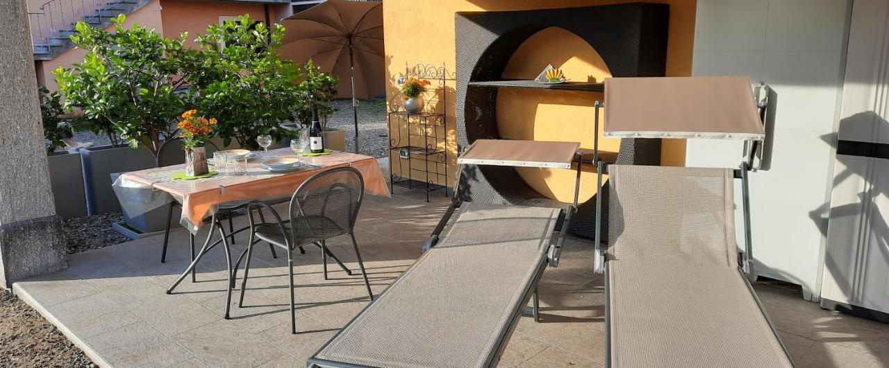 Ferienwohnung Gallo Mit Ueberdachter Terrasse Parkplatz 100 Mtr Z Strand Cannobio Bagian luar foto