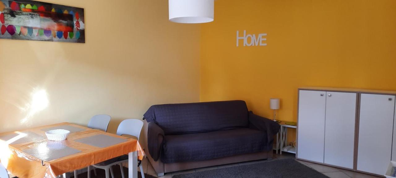 Ferienwohnung Gallo Mit Ueberdachter Terrasse Parkplatz 100 Mtr Z Strand Cannobio Bagian luar foto