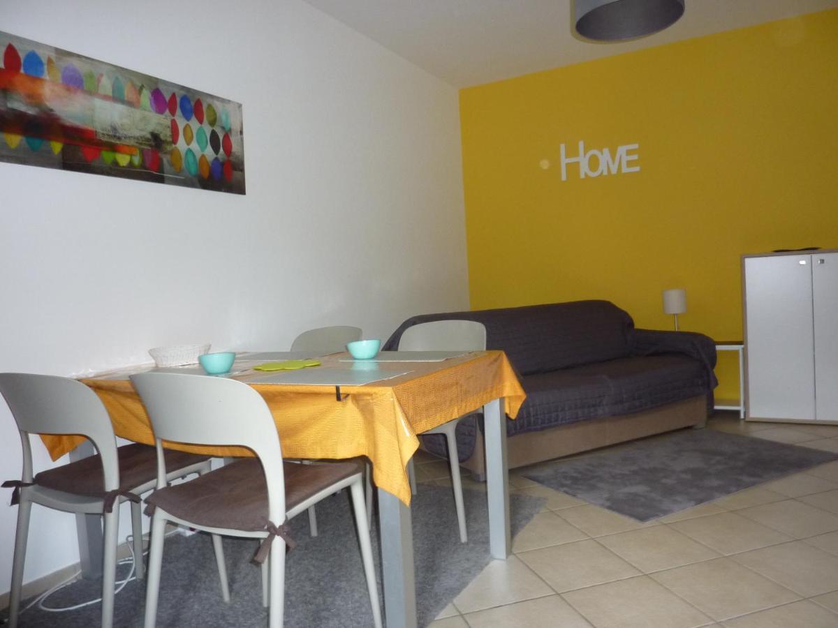 Ferienwohnung Gallo Mit Ueberdachter Terrasse Parkplatz 100 Mtr Z Strand Cannobio Bagian luar foto