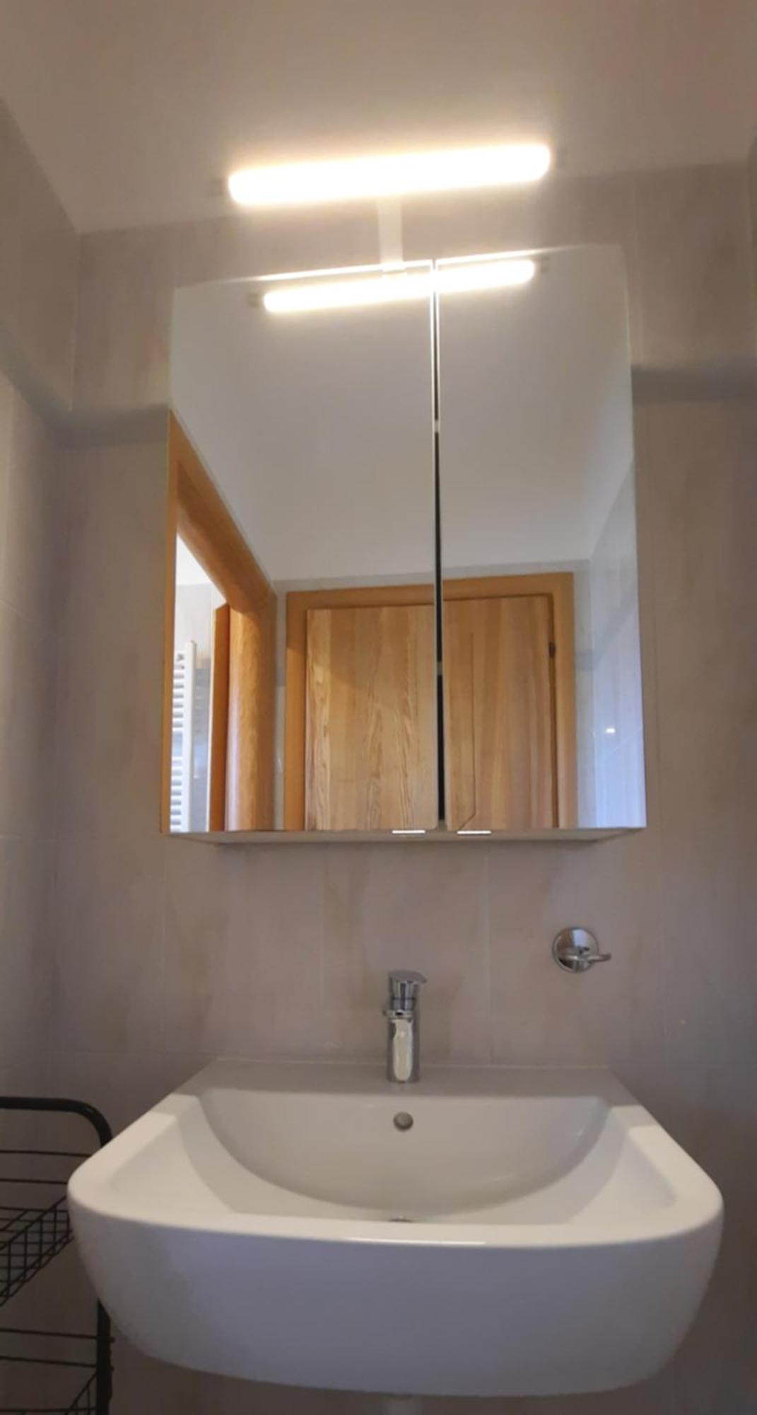 Ferienwohnung Gallo Mit Ueberdachter Terrasse Parkplatz 100 Mtr Z Strand Cannobio Bagian luar foto